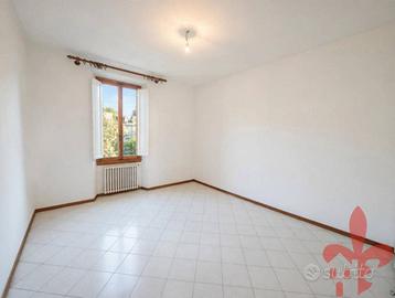 Appartamento di 99 m² con 5 locali e box auto a Fi