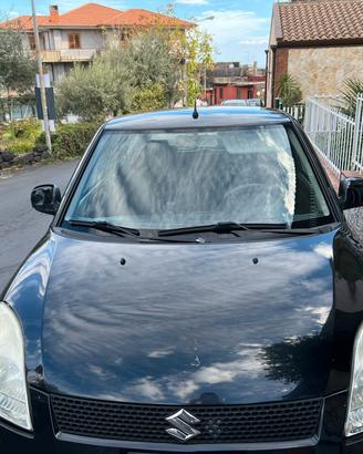 Suzuki Swift Diesel per pezzi di ricambi 