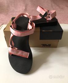 Sandali da donna Teva. Nuovi con etichetta.Tg.38