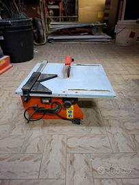 Tagliapiastrelle elettrica portatile