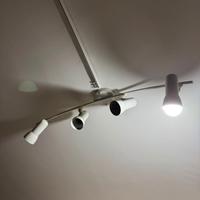 lampadario a soffitto con faretti orientabili