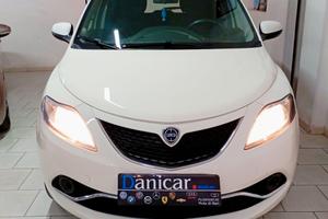 Lancia Ypsilon 0.9 TwinAir 85 CV 5 porte Metano Ec