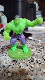 Hulk Kinder Sorpresa Maxi Marvel Avengers con base