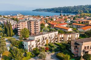 VILLA A SCHIERA A SALÒ