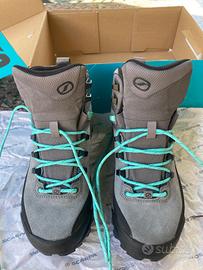 Scarpone trekking donna