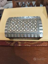 portagioie in legno e intarsi di madreperla