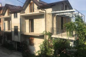 Privato vende Villa a Petilia Policastro (KR)