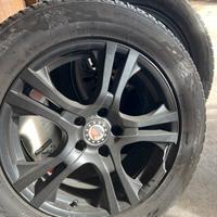 4 Cerchi planitum da 18 di cui uno rotto