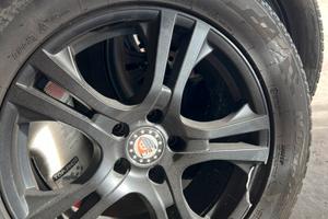 4 Cerchi planitum da 18 di cui uno rotto