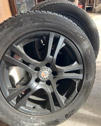 4 Cerchi planitum da 18 di cui uno rotto