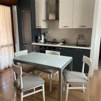 Tavolo allungabile con sedie