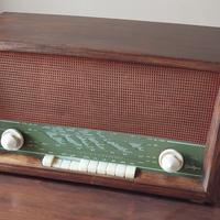 radio antica a valvole "Sondyna"