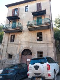 Locale C2 a via Talano