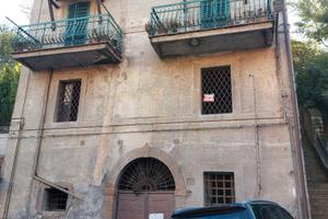 Locale C2 a via Talano