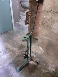 IMBOTTIGLIATORE A COLONNA ANTICO