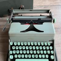 Macchina da scrivere hermes