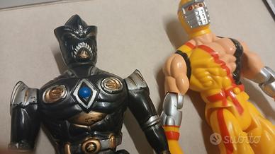 Due figure giocattoli