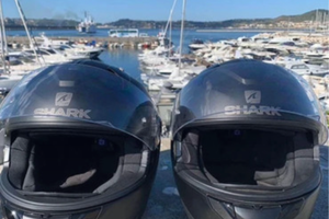 2 CASCHI INTEGRALI DA MOTO – TAGLIA S + XS
