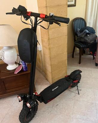 Monopattino elettrico-pari al nuovo