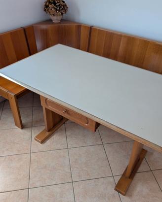 Tavolo con panca angolare e 3 sedie