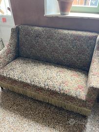 Divano piccolo, divanetto