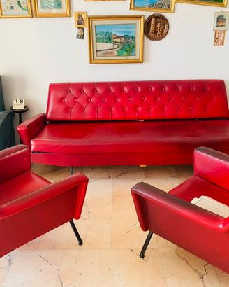 Divano rosso letto con poltrone
