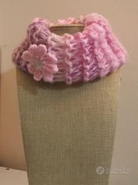 Scaldacollo rosa fatto a mano