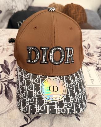 Cappello firmato