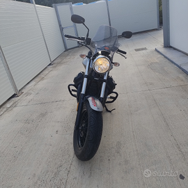 MOTO GUZZI V9 Bobber