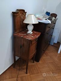 Coppia di Comodini Antichi