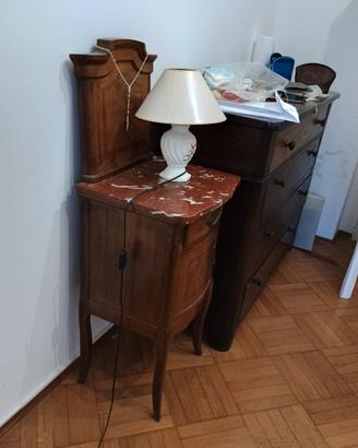 Coppia di Comodini Antichi