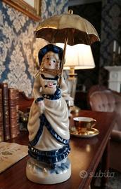 Statuetta in porcellana vintage