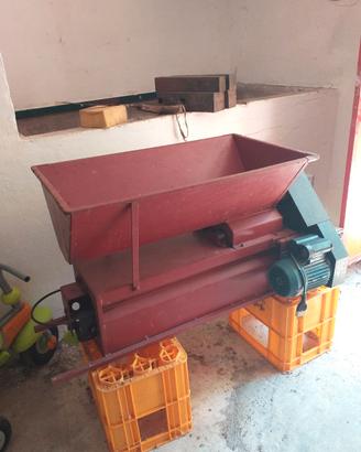  rasparatrice elettrica e torchio manuale per uva