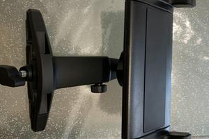 Supporto Auto per smartphone e tablet con slot cd