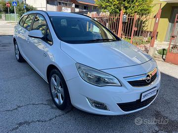 OPEL Astra 1.4 Turbo 140CV Sports Tourer GPL Tec