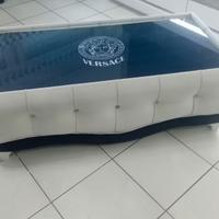 Tavolo per salotto(basso) con scritta Versaci 