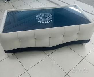 Tavolo per salotto(basso) con scritta Versaci 