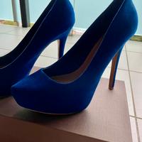 Décolleté blu con plateau