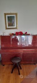 pianoforte verticale color  mogano.