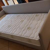 Letto similpelle grigio praticamente nuovo