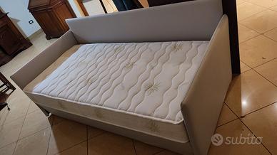 Letto similpelle grigio praticamente nuovo