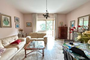 PE 348 Appartamento trilocale con terrazzo