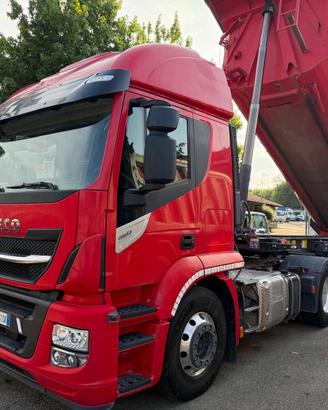 Iveco Stralis 460 con vasca ribaltabile