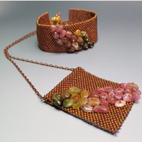 SET ARTIGIANALE IN MICROPERLE DI VETRO E TORMALINE