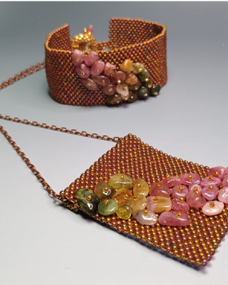 SET ARTIGIANALE IN MICROPERLE DI VETRO E TORMALINE