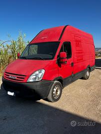Furgone Iveco Daily 35 S18