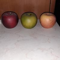 decorazione natalizia 3 mele in plastica 