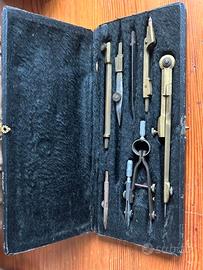 Confezione compasso anni '30