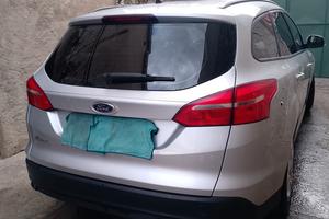  Ford Focus 1.5 TDCI 95 CV SW Titanium  4000€