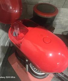 Macchina caffè con macina chicchi